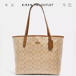 City tote. ,Excellent condition. No flaws,scratches,or tears of any kind.